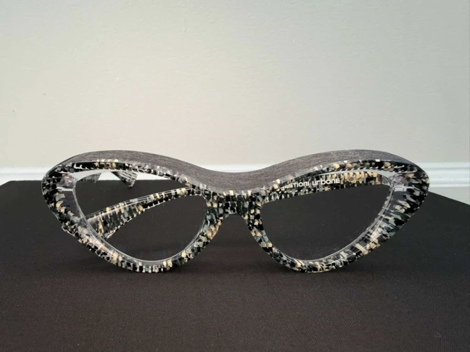 eyeglasses at home